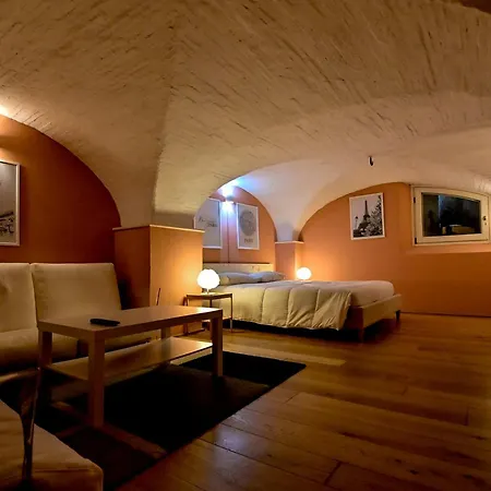 La Casa Di Monic Apartment *